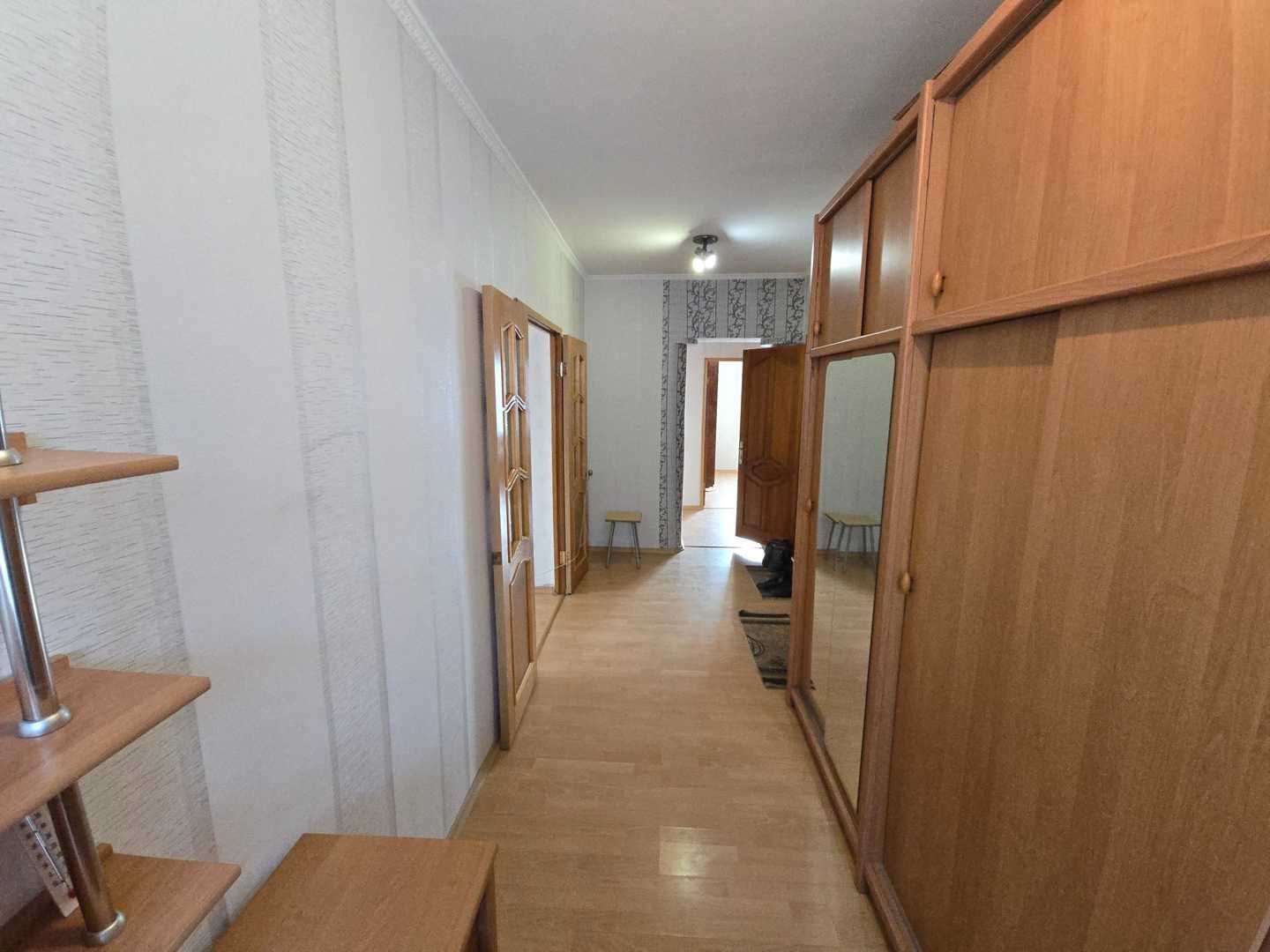 Продам трёхкомнатную квартиру в парковой зоне
