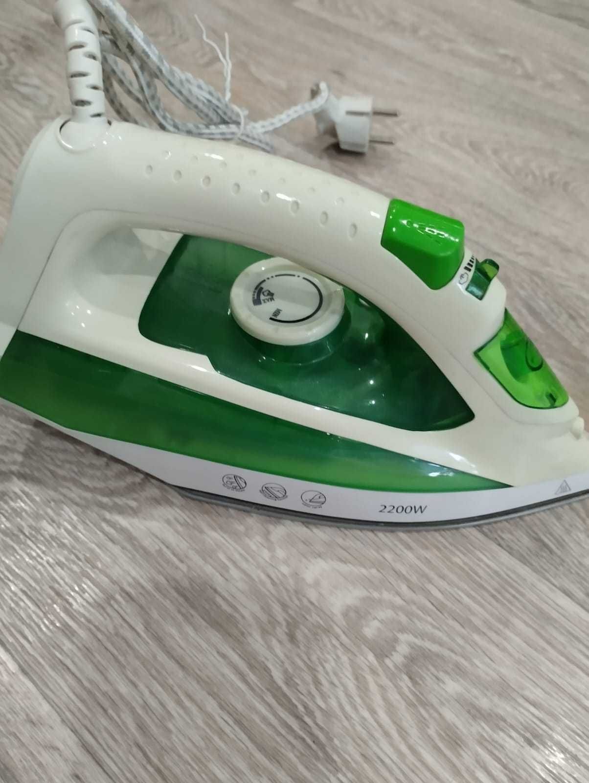 Паровой утюг 2200W + гладильная доска