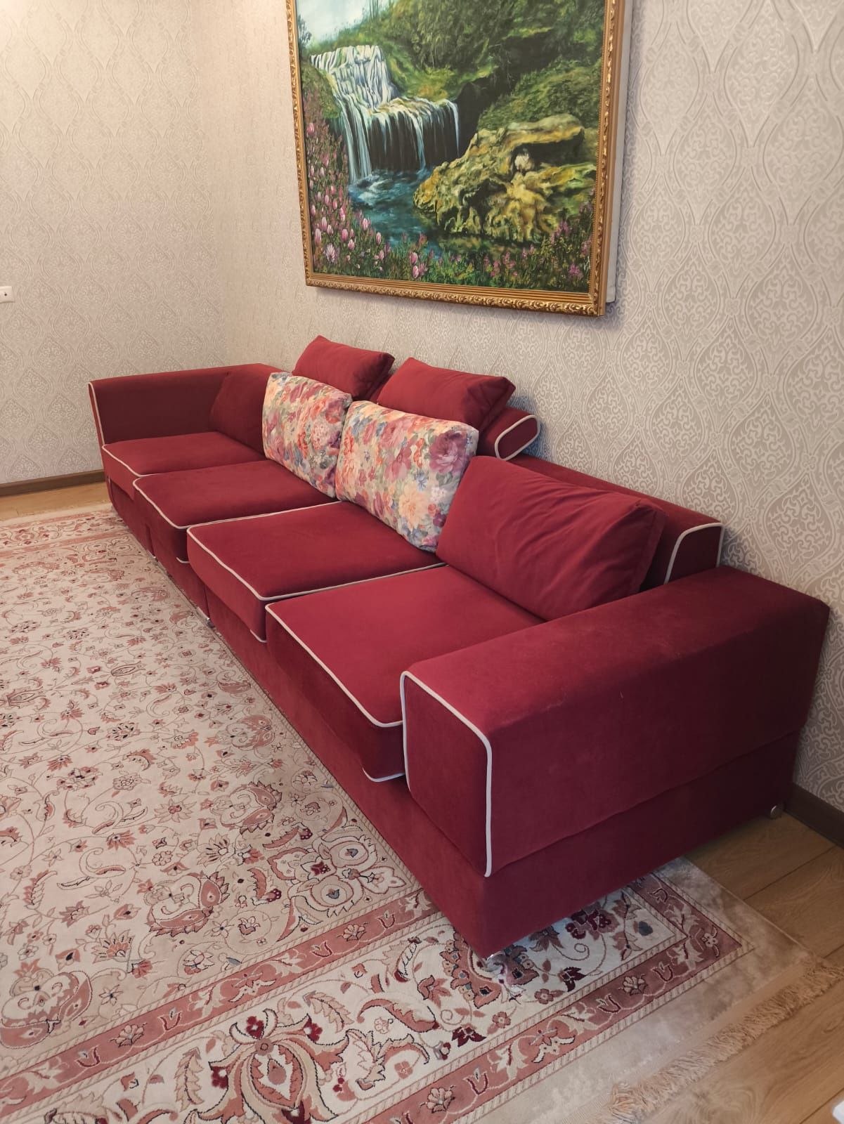 Продаю комплект мягкой мебели.
В хорошем состоянии.Удобные и мягкие.
Ц