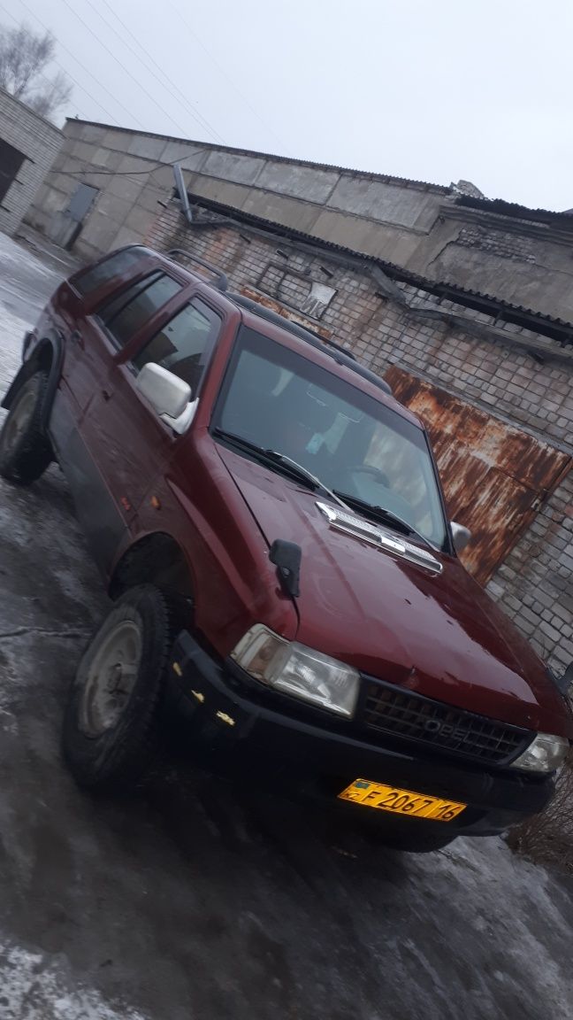 Продам опель фронтеро А 2,4i