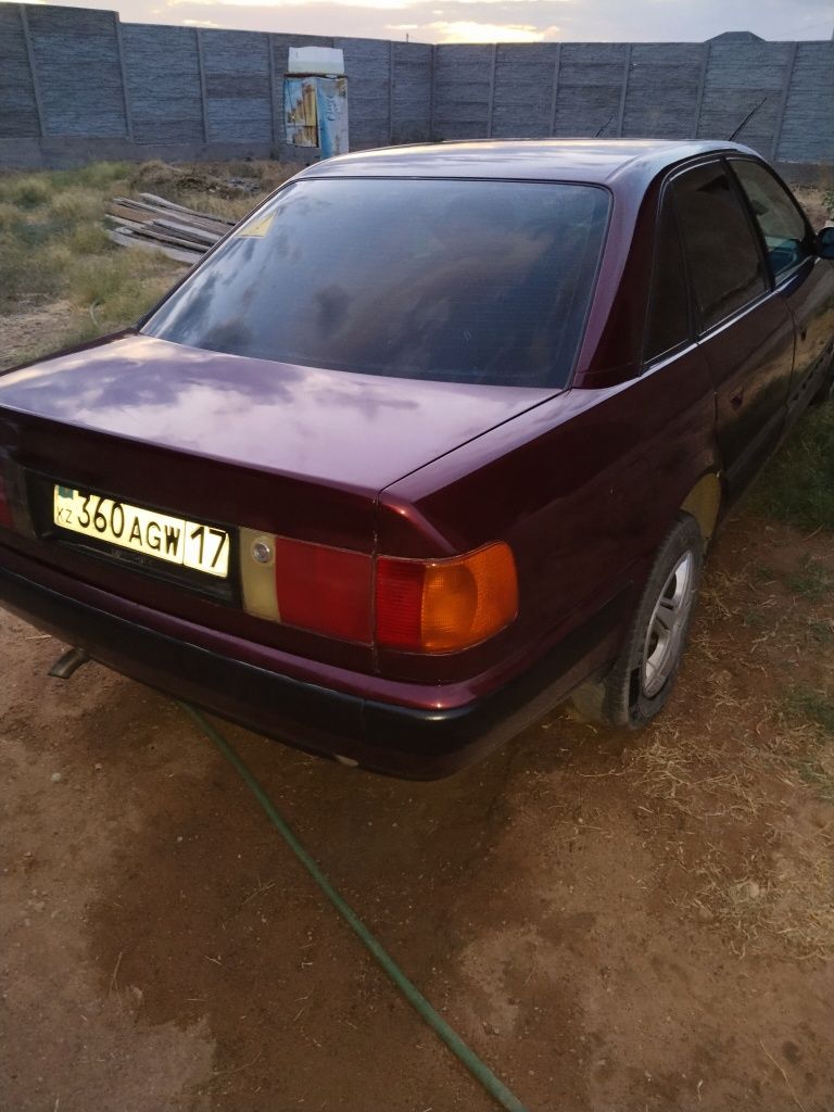 Audi 100 Limousin