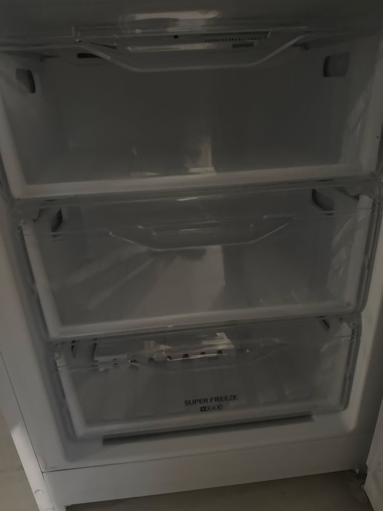 Холодильник Indesit