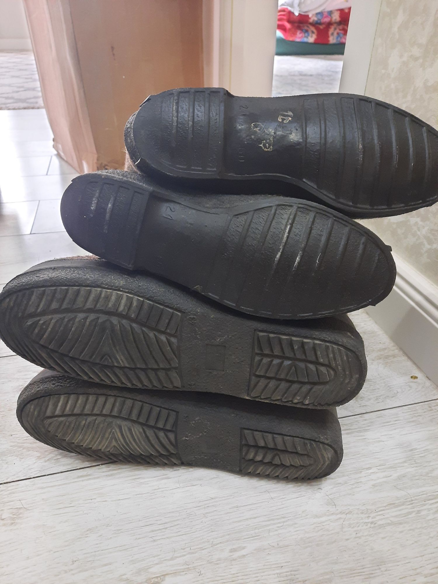 Продам новые сапоги