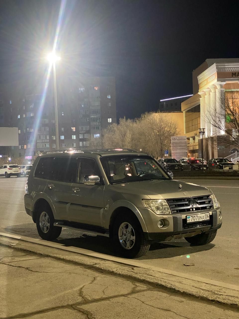 Mitsubishi Pajero 4