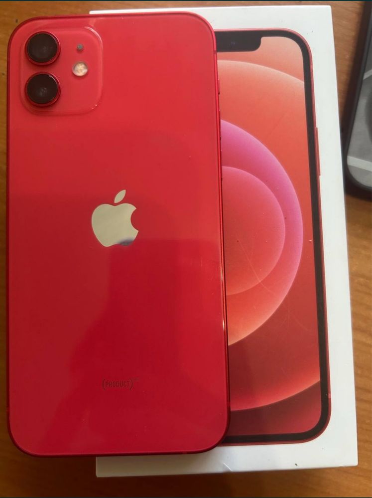 Продам iPhone 12 red