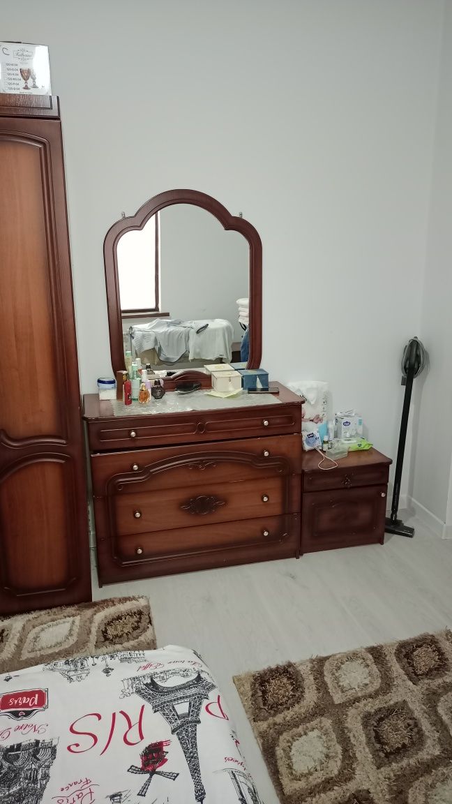 Срочно продам спальный гарнитуры. Турецкий производства. В отличным