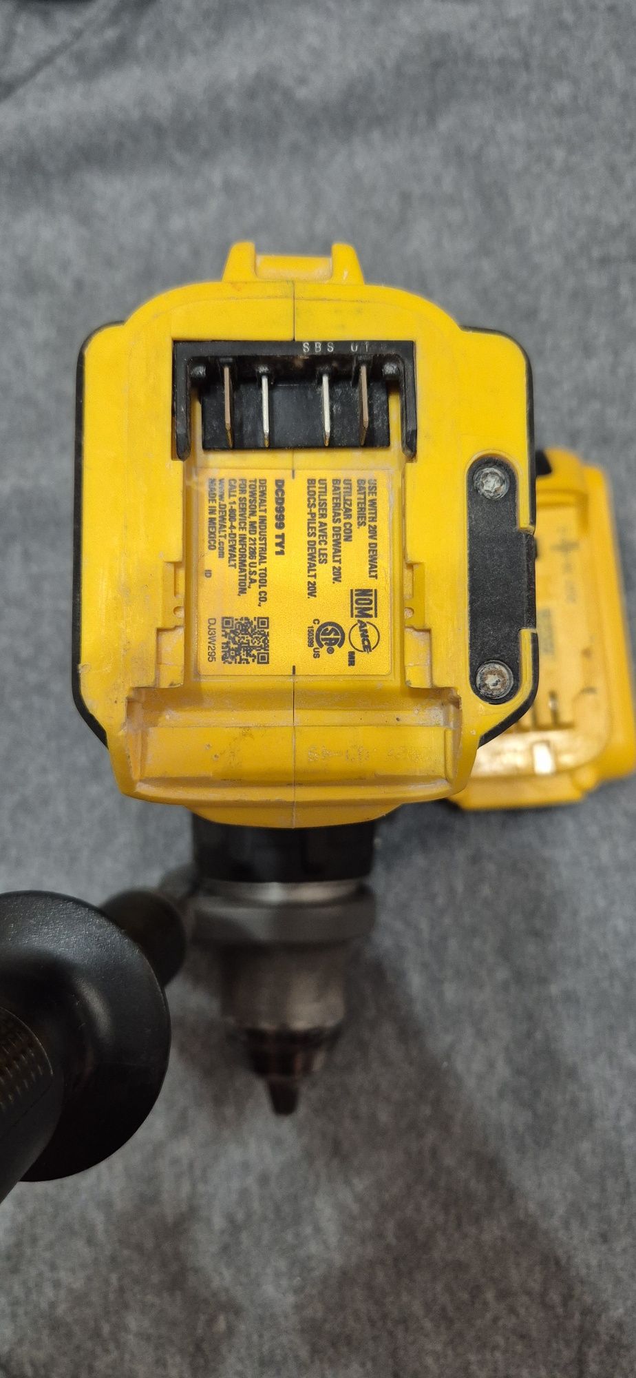 Дрель Шуруповерт Dewalt DCD999