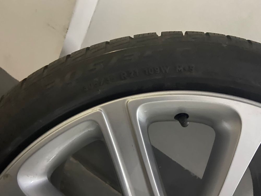 Продам шины с дисками на Bentley Continental, торг