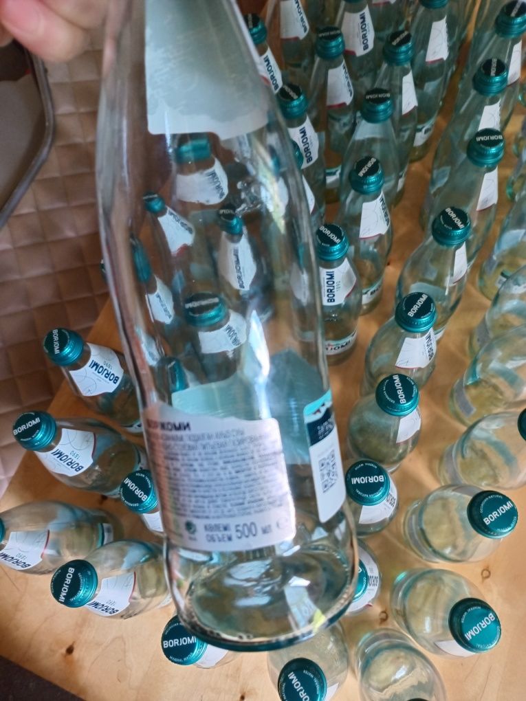 Продам Стеклянные Бутылки от Боржоми