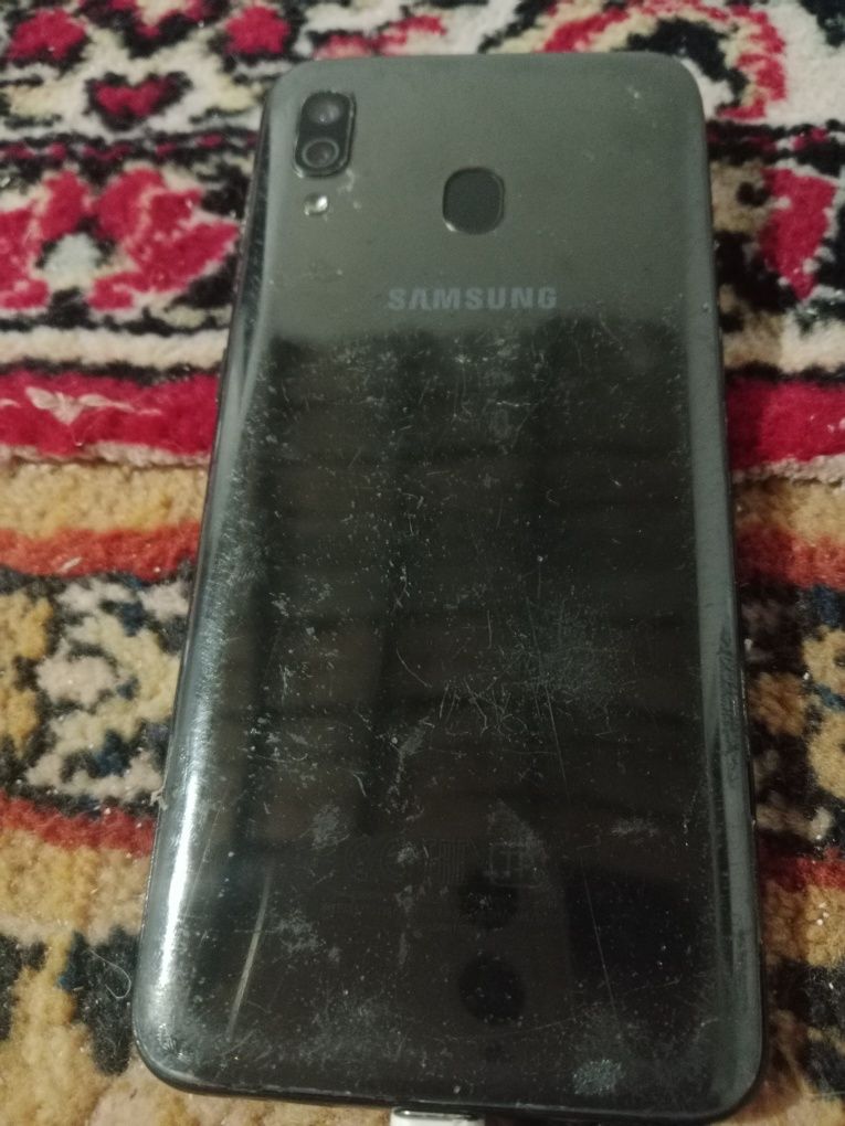 , Samsung A20 сатылады