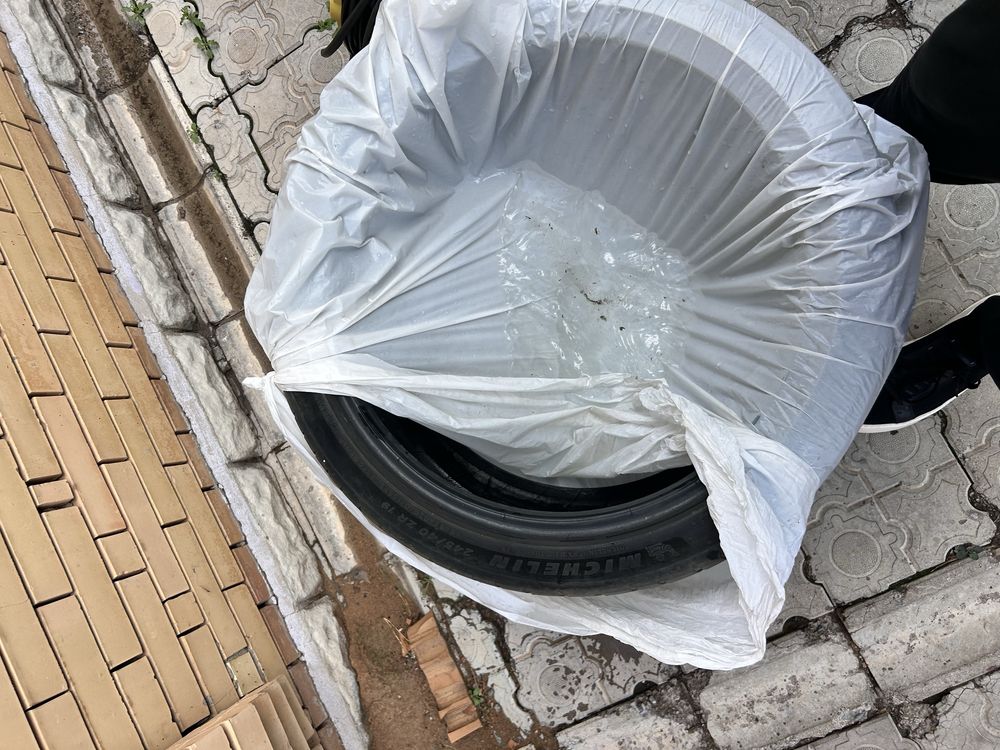 Пара резины Michelin 245/40 R19