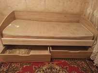Продам кровать с матрасом