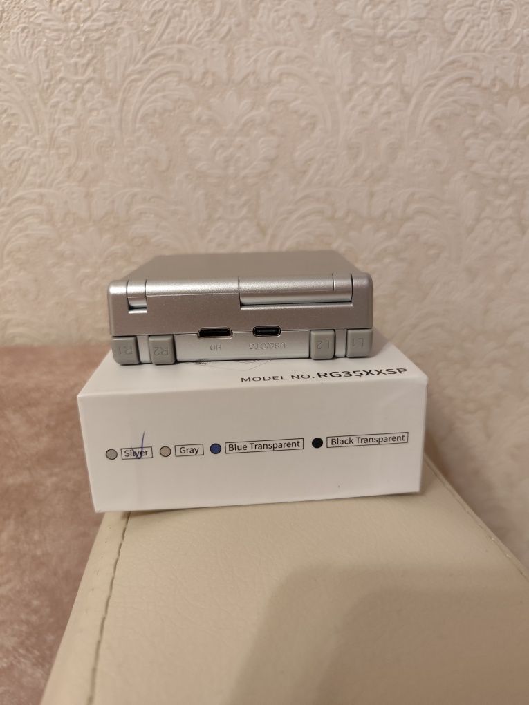 Продается игровая приставка ANBERNIC RG35XXSP