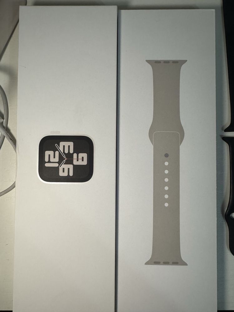 Продам Apple Watch SE 2 Gen (2023) GPS M/L 44 мм starlight-бежевый