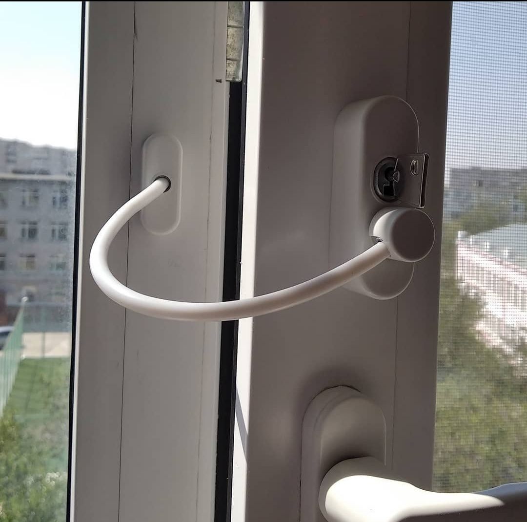 Москитные сетки, тросовый замок для окна, решетки на окна