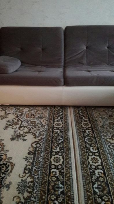 Мягкая мебель сделана углом угол меняется