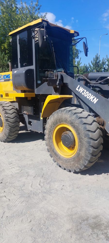 Сдаётся в аренду фронтальный погрузчик XCMG LW300KN