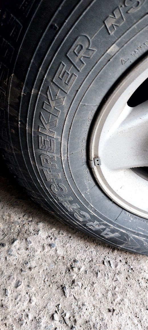 Продам резину зимнюю Maxxis