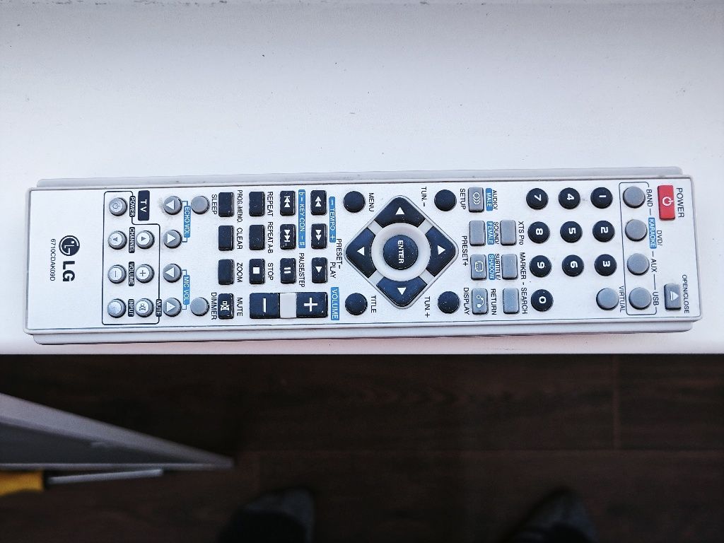 Караоке + Домашний кинотеатр 5.1 LG LH-TK2645Q