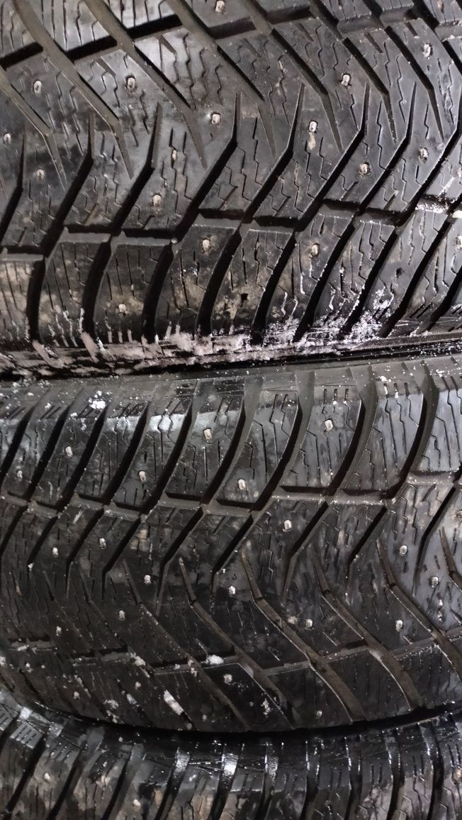 Продам комплект шин Yokohama 285/60/R18