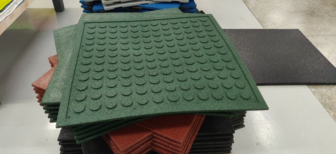 Плитка резиновая завод EcoStep 99x99 см. с правильной геометрией.