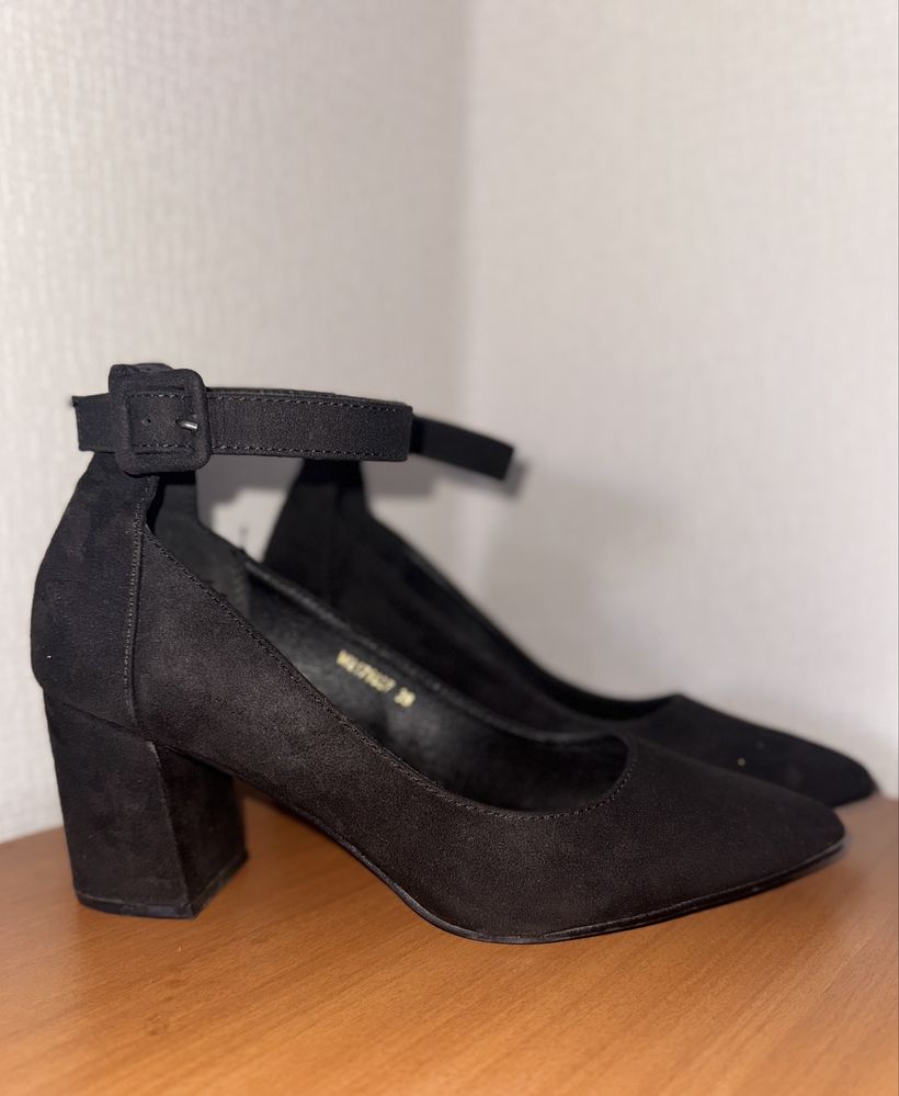 Продам туфли 38 размер