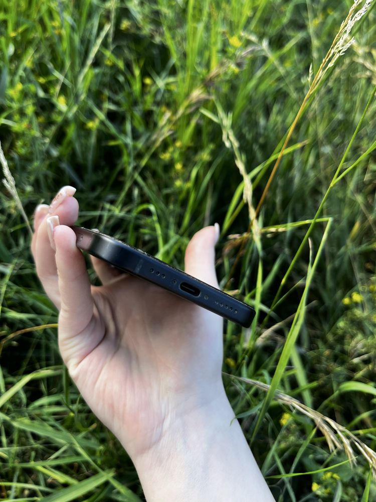 iPhone 15 в идеальном состоянии