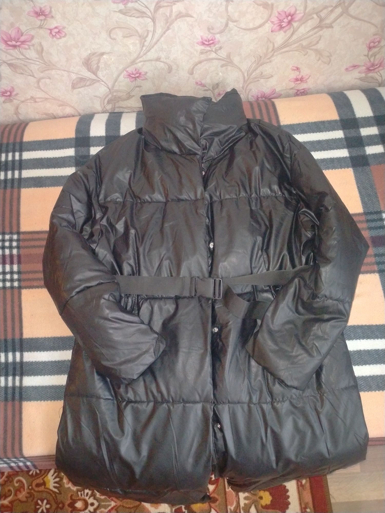 Продам женскую классную куртку