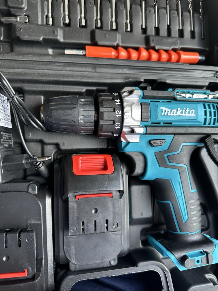 Шуруповерт Makita