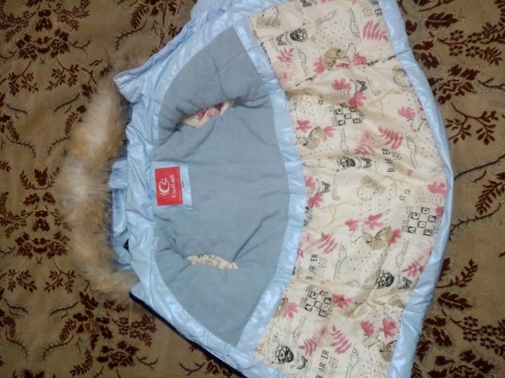 Продам детскую куртку