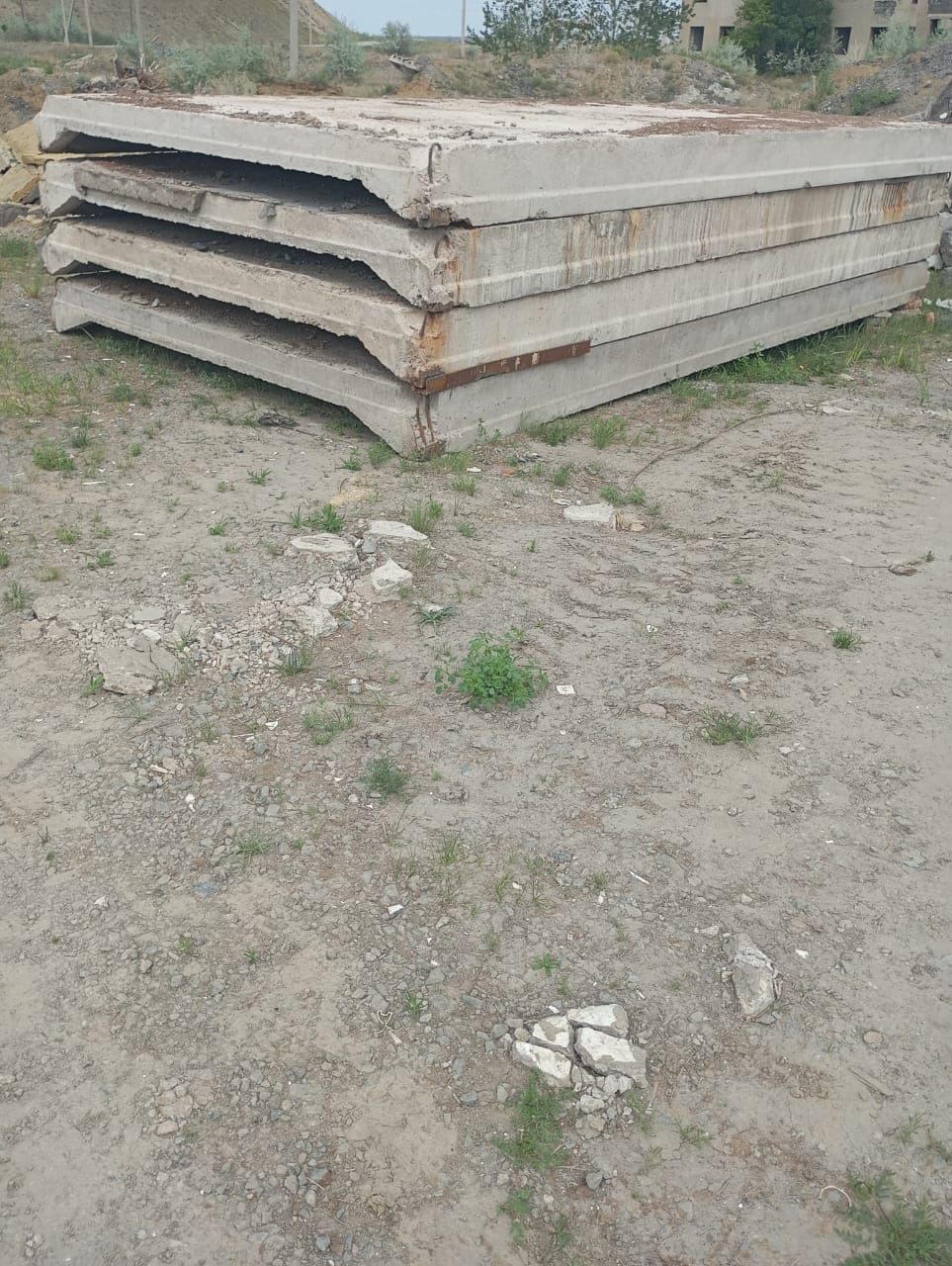 Плиты пкж 3*6, колонны 40*49, 50*50, фермы 18 м, ригеля 12 м, швеллера