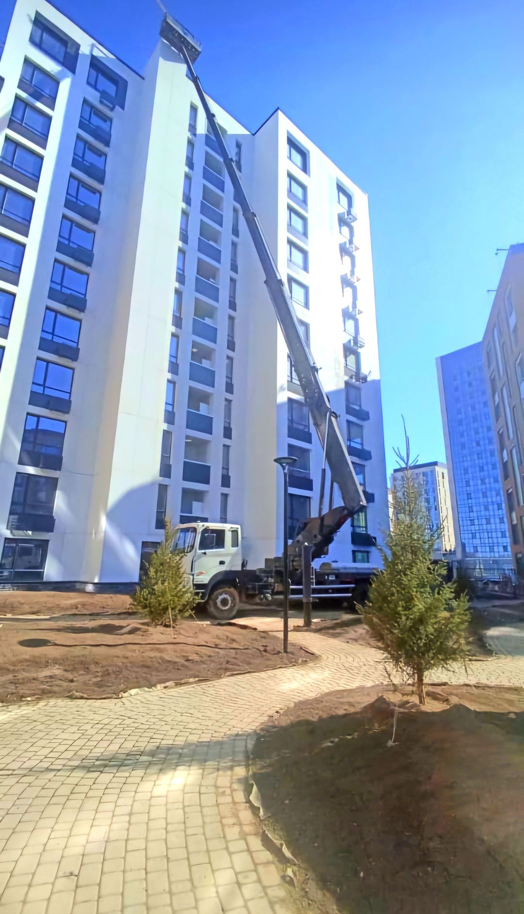 Услуги Аренда Автовышки 16- 52 метра Поворотные