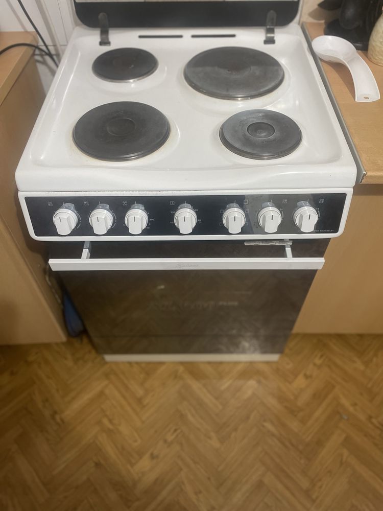Продам плиту элуктрическую Kaiser