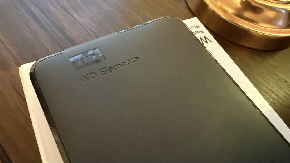 Жесткий диск Western Digital Elements Portable