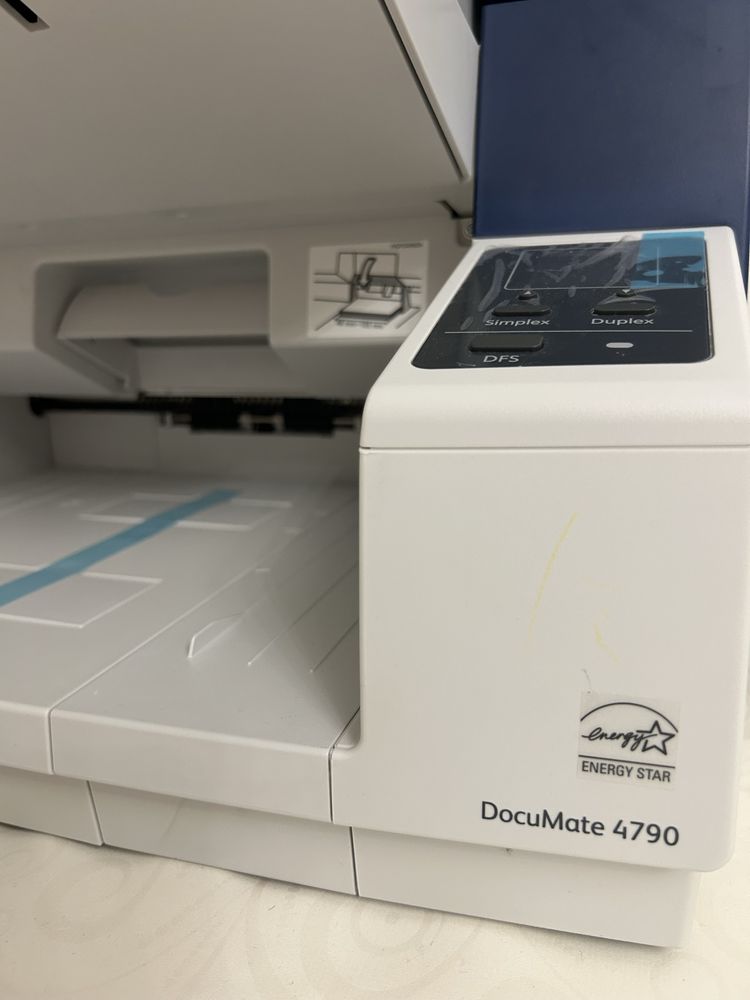 Скоростной - протяжный сканер Xerox DocuMate 4790