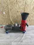 RL-210 3х фазный корма гранулятор 7.5 квт