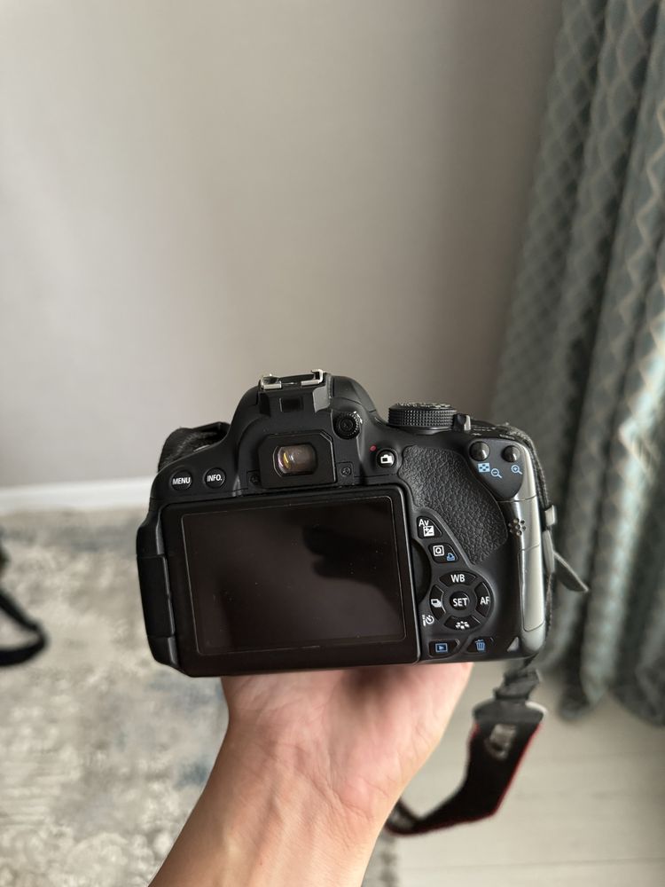 Canon 700d в очень хорошем состояний