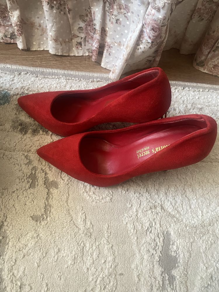 Продам туфли 35р