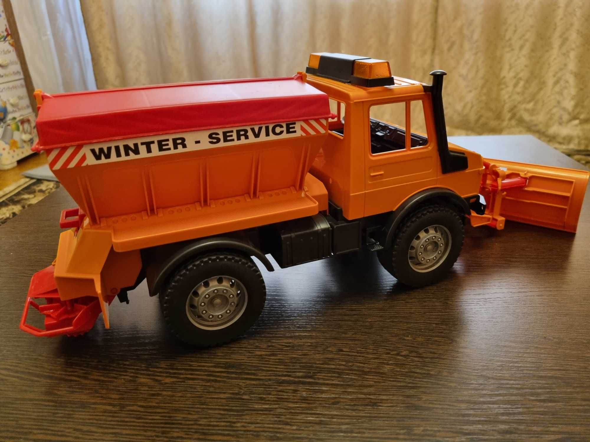 Bruder Unimog в идеальном состоянии