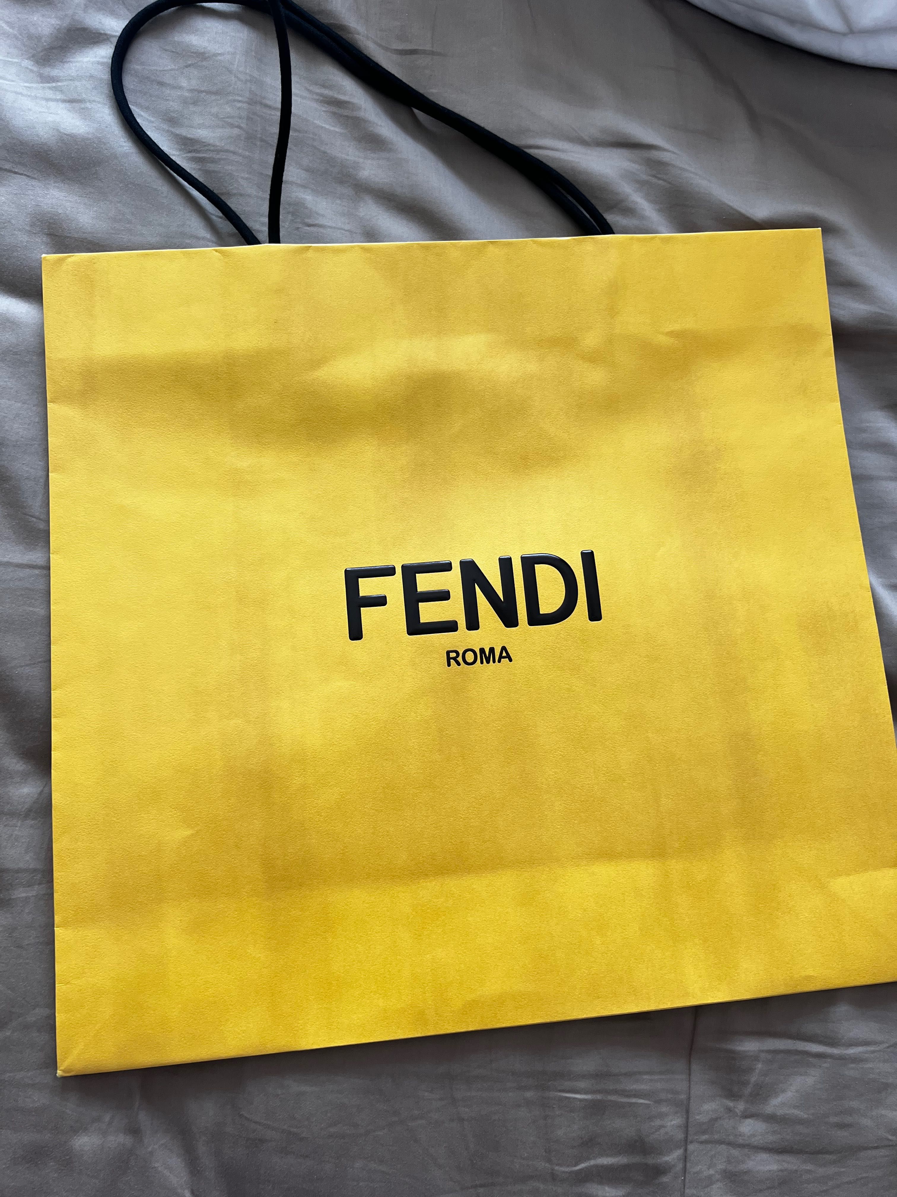 Продам оригинал пакет и коробка Fendi