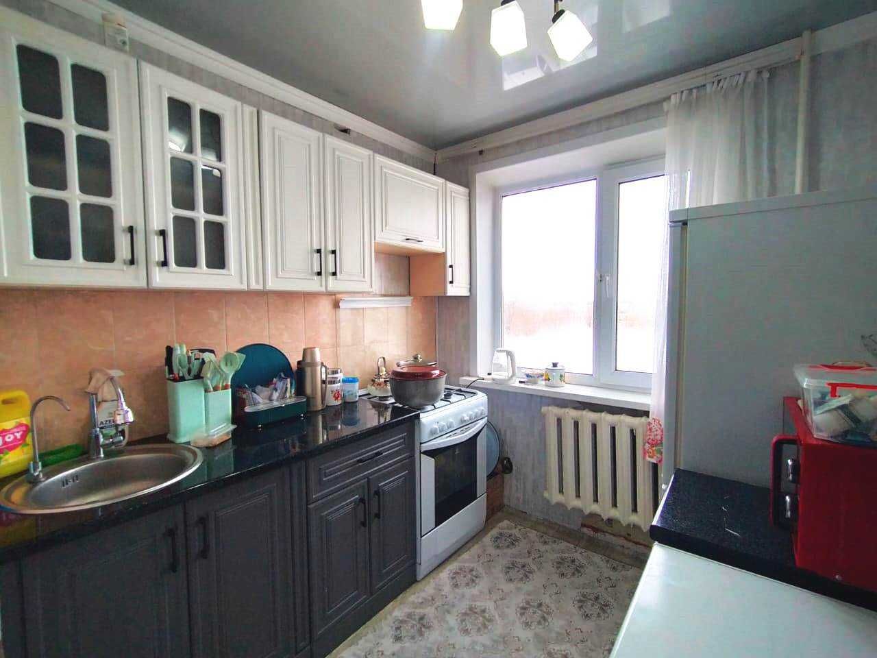 Продается 3-х комнатная квартира + гараж в г. Абае 2 мкрн д.11