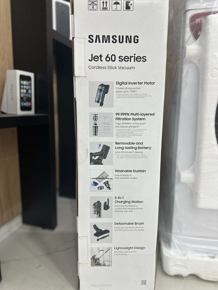 Вертикальный пылесос  samsung jet 60 series