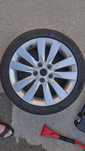 Продам диск 52910-1M300  7x17 5x114.3 ET50  вместе с резиной 215/45/17