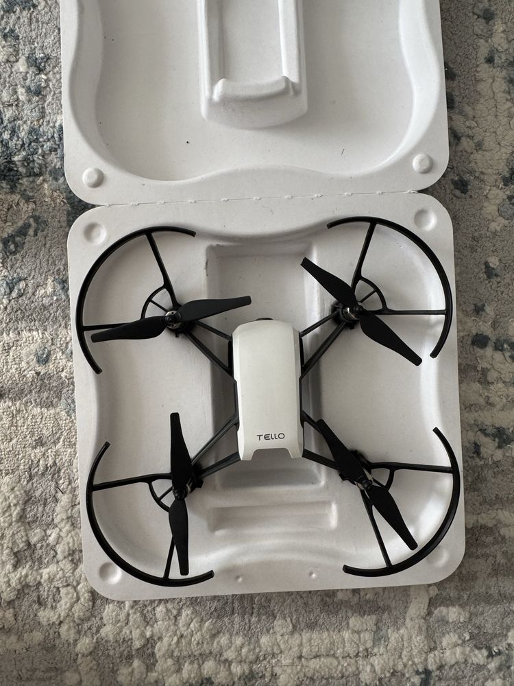 Продам Дрон Tello Boost Combo