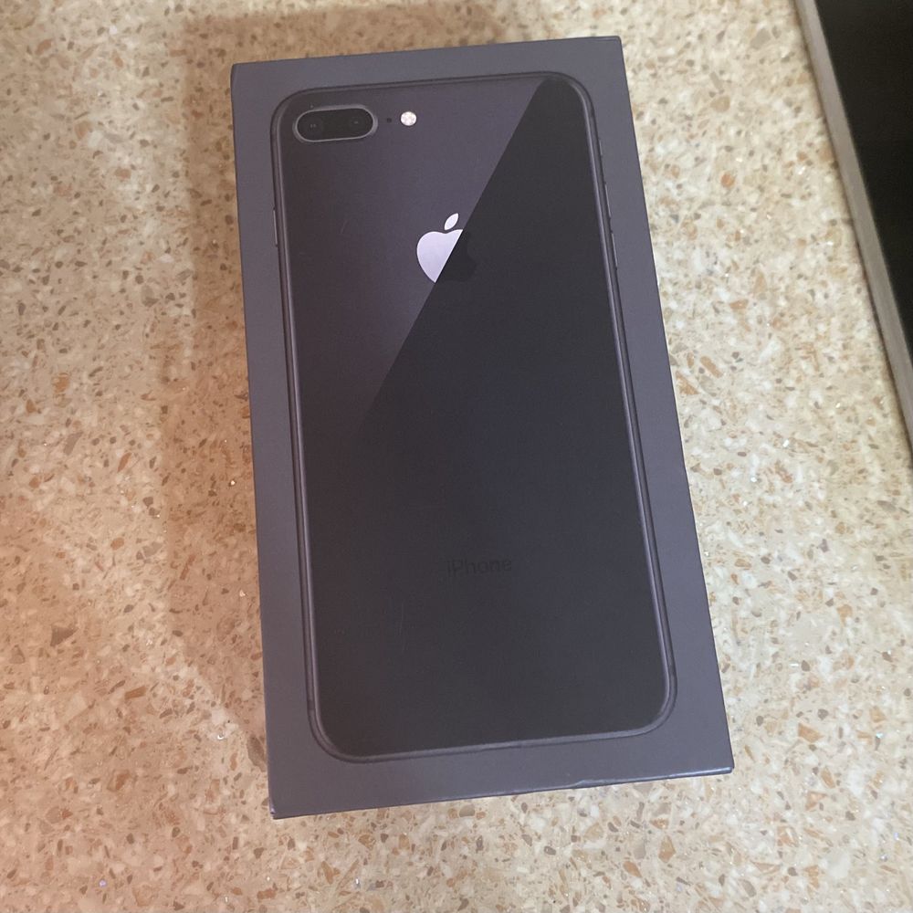 Продаю Айфон 8 plus,Память-128 .Цена 55.000 тыс .В хорошем состояние .
