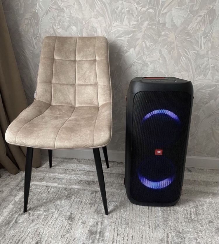 Продам Party Box 100
