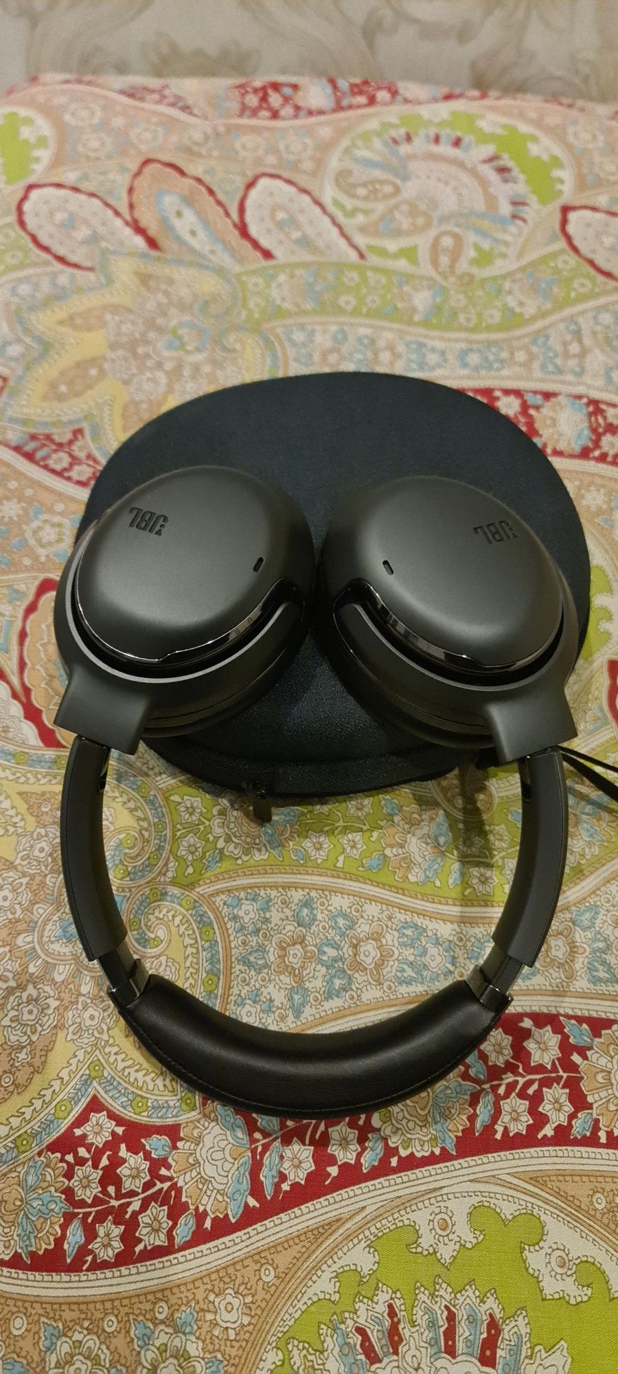 JBL Tour one наушники