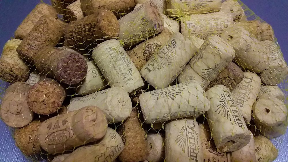 Продам б/у винные и коньячные пробки для поделок.