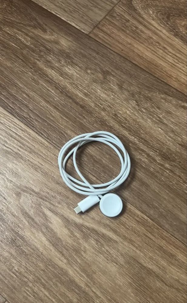 Продаю Apple Watch 10, 42 мм, цвет розовое золото