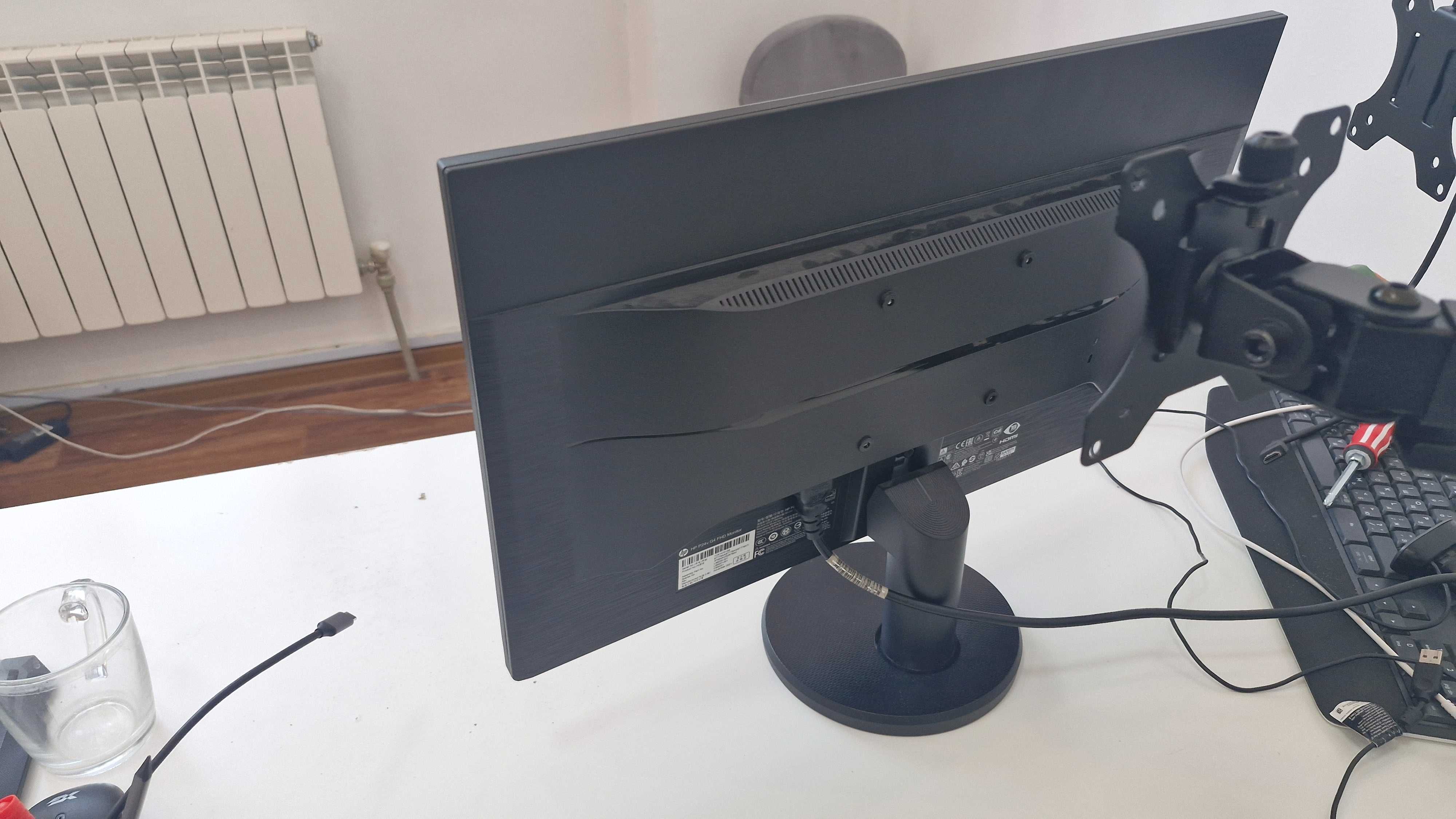 Монитор HP P24v G4